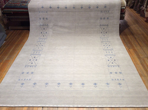 Arts & Crafts Rug. 12’.3” x 9’.1”