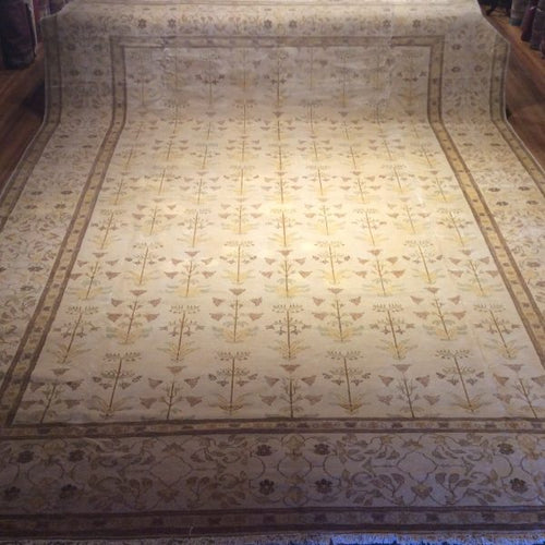 Arts and crafts Rug. 18′.7″ x 13′.1″ - Hand Knotted, Hand Spun Wool, Natural Dyes Rug